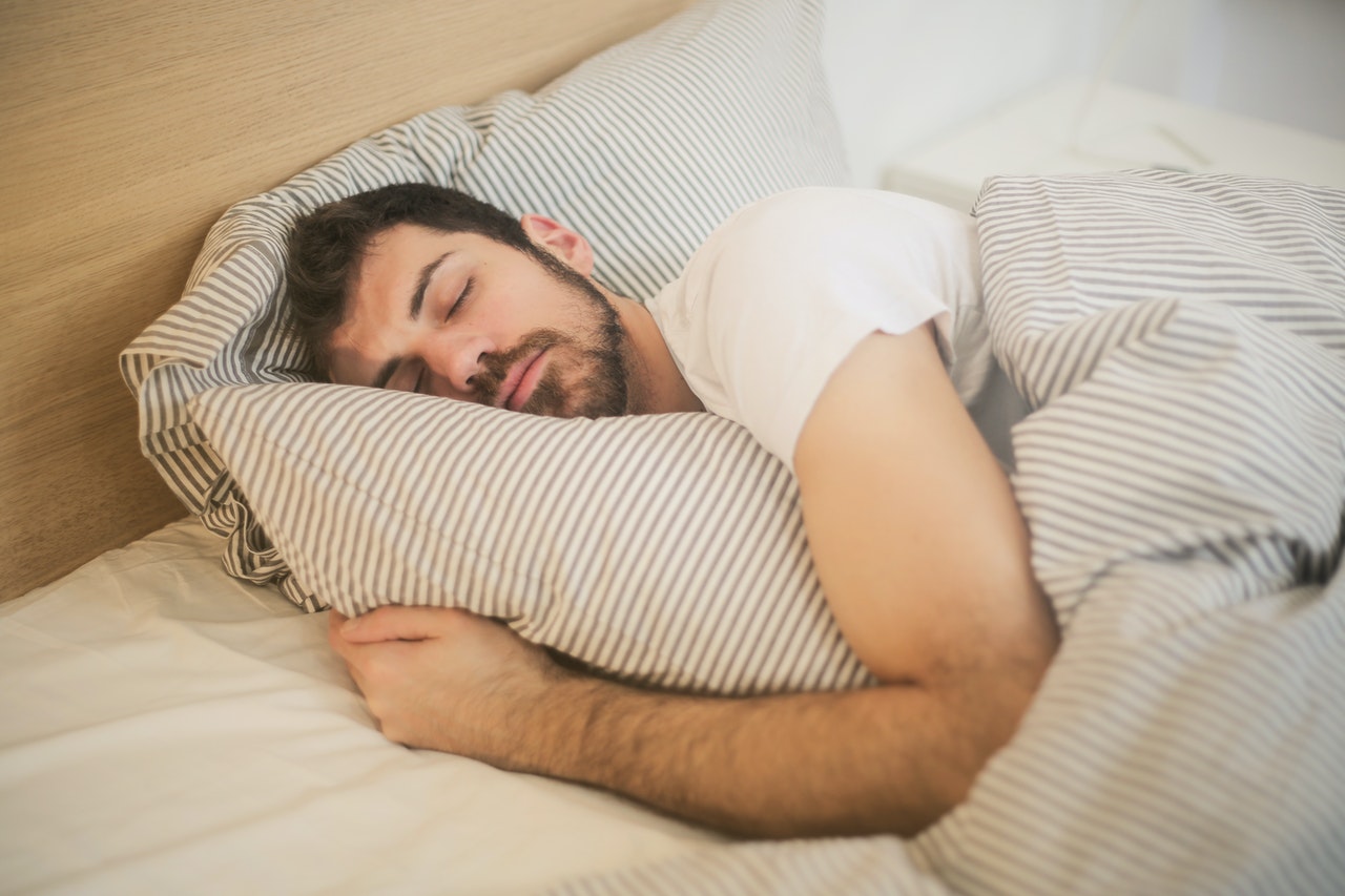 Hvordan kan man producere melatonin, når man ligger i sengen?